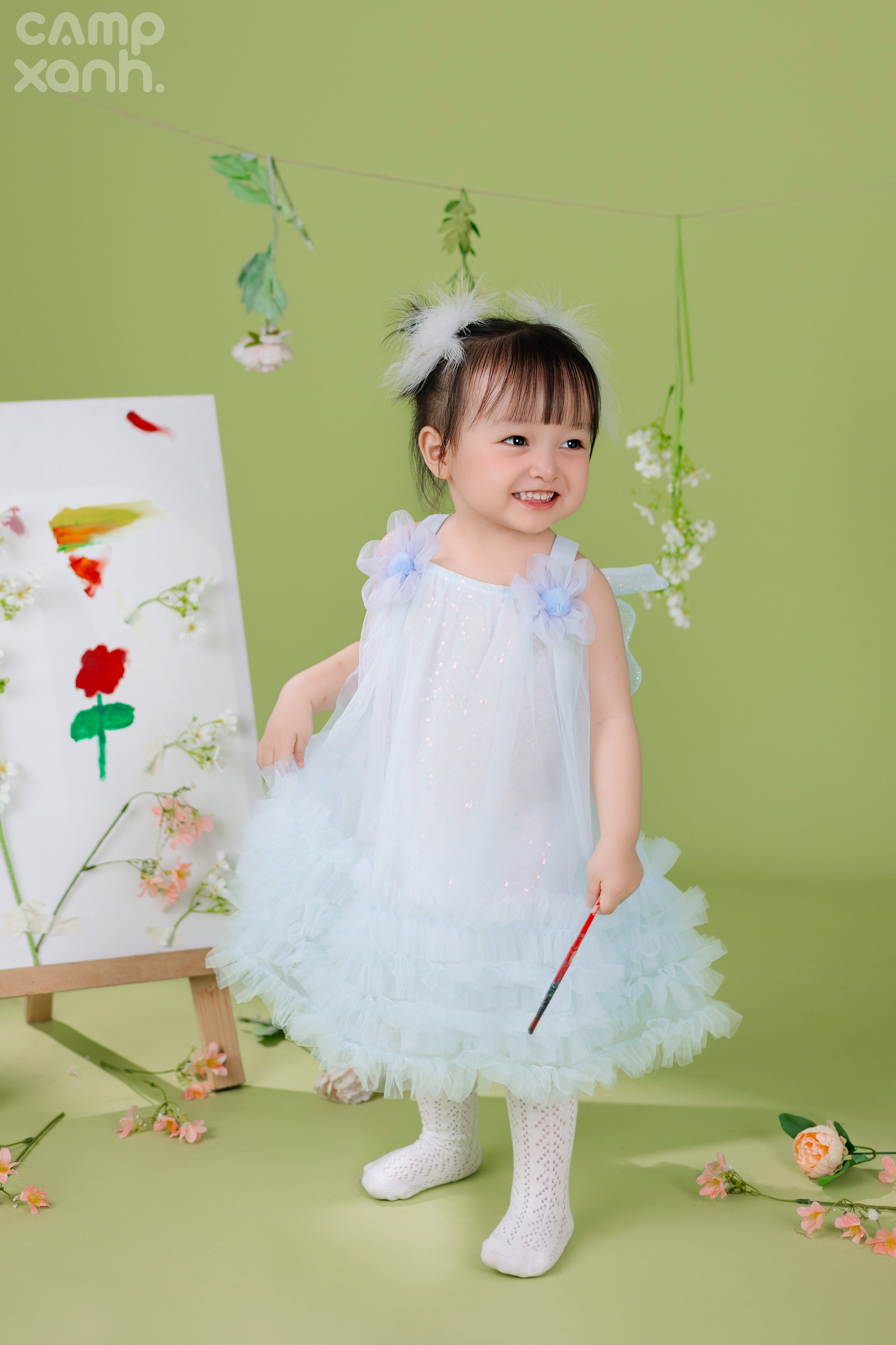 HỌA SĨ BÉ GÁI
