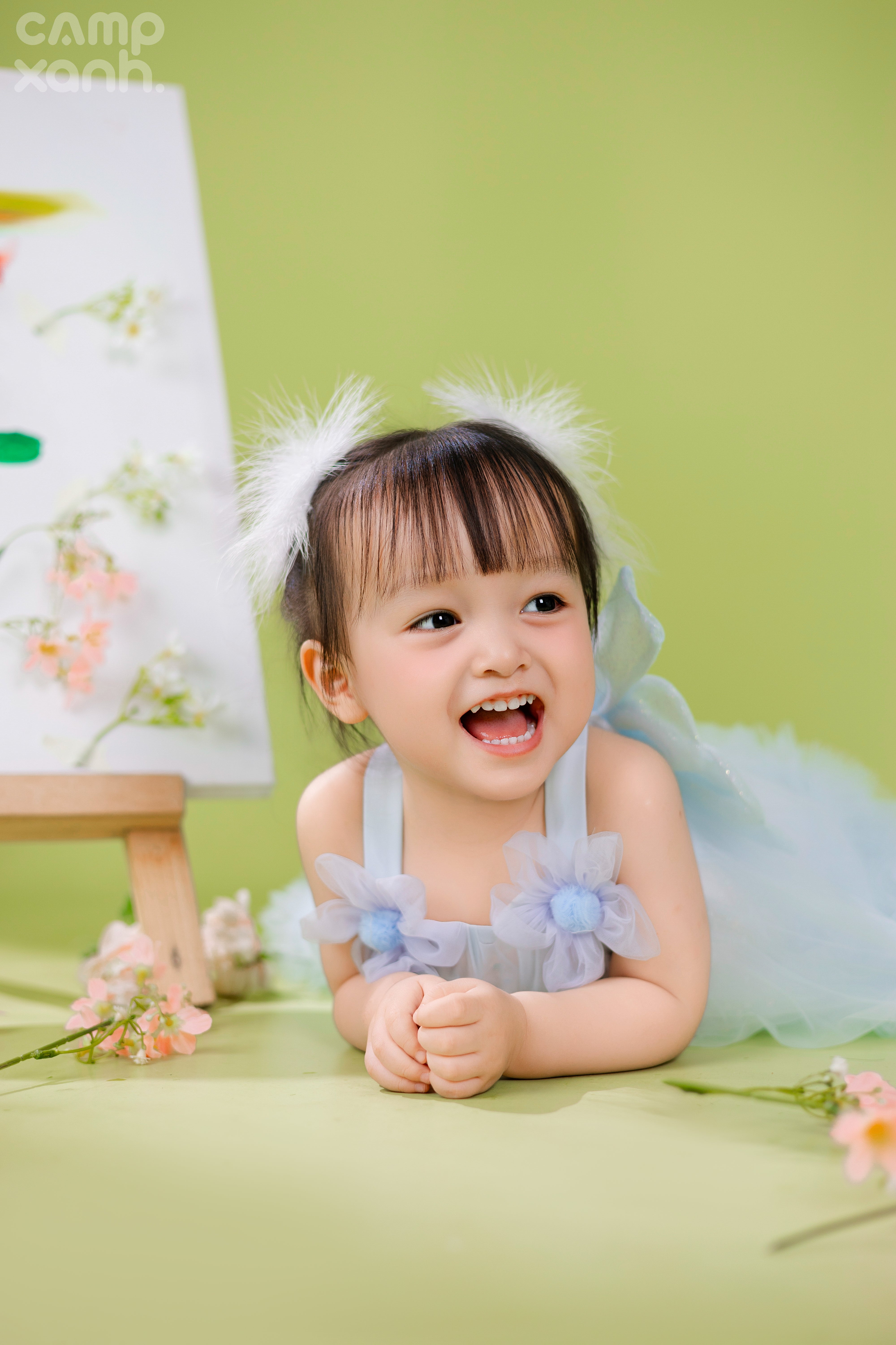 HỌA SĨ BÉ GÁI