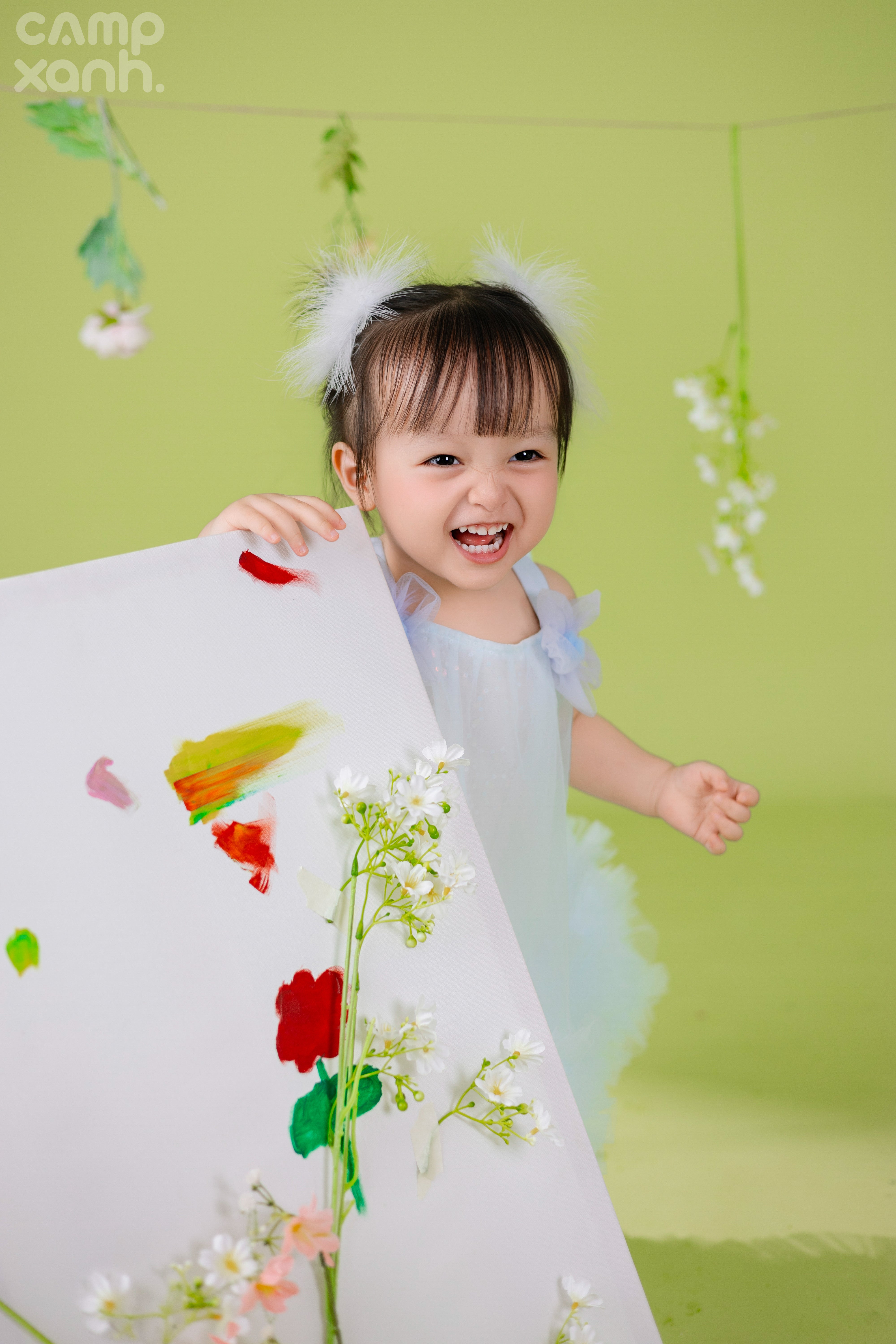 HỌA SĨ BÉ GÁI