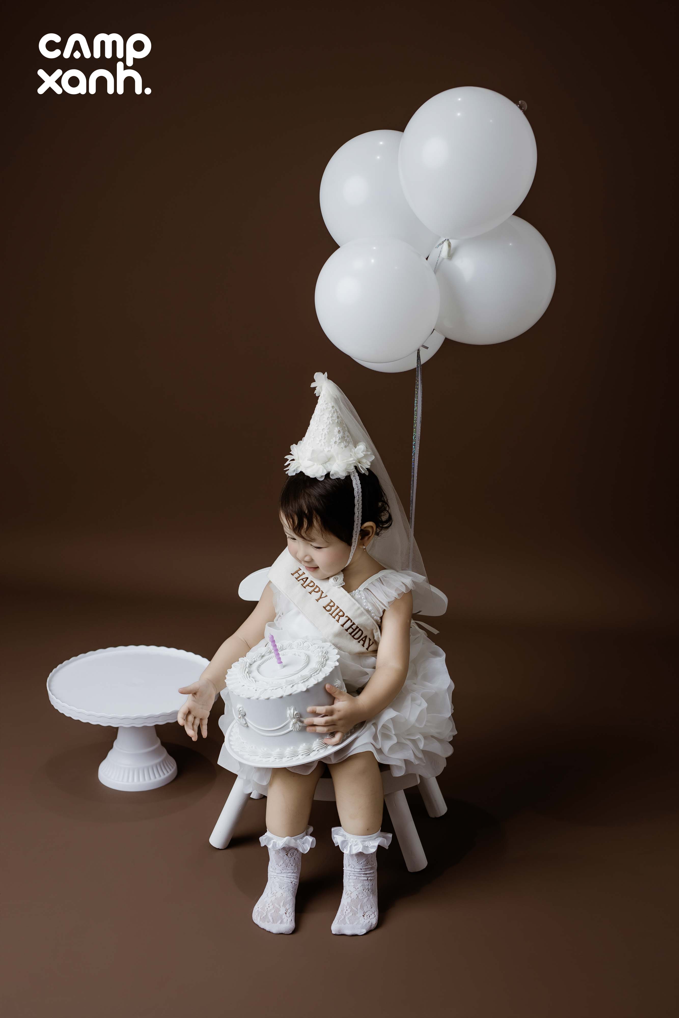 Sinh nhật phông nâu