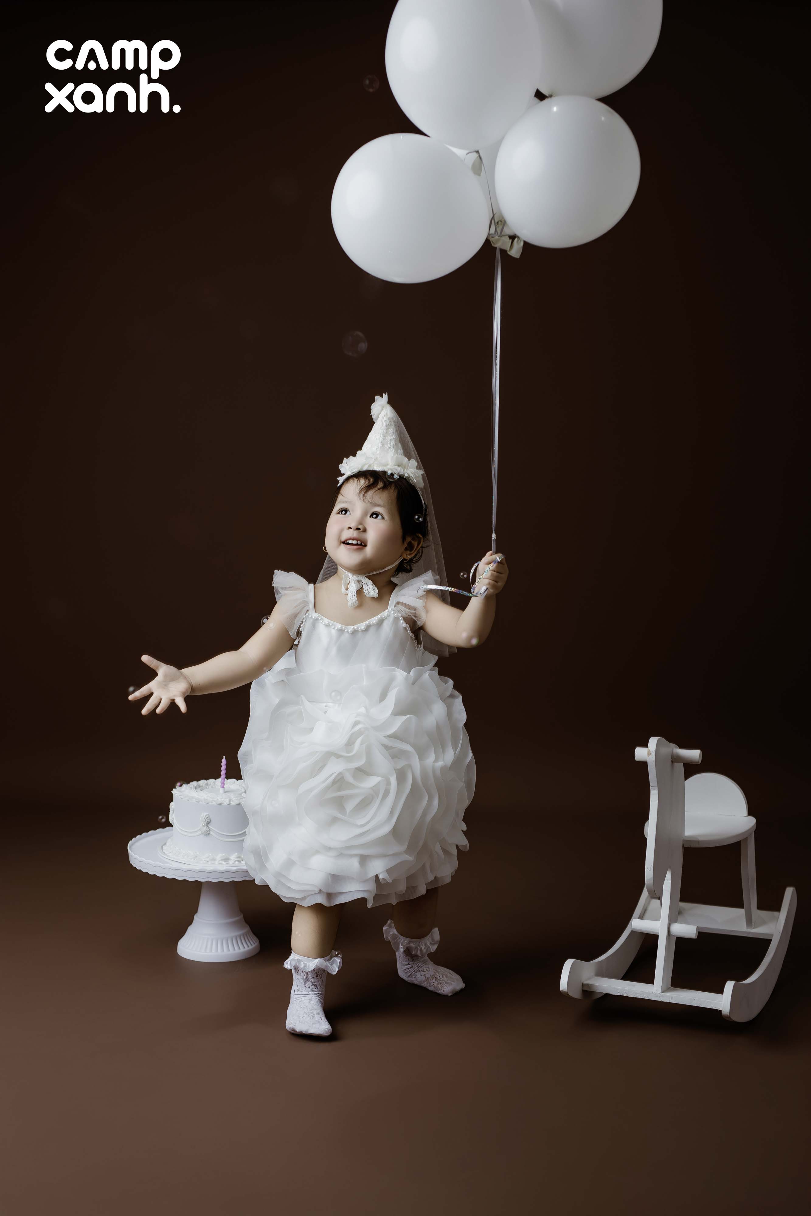 Sinh nhật phông nâu